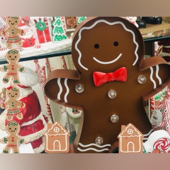 New Light-Up Gingerbread Man
Christmas Holiday Figurine
Centerpiece - Picture 2 of 4